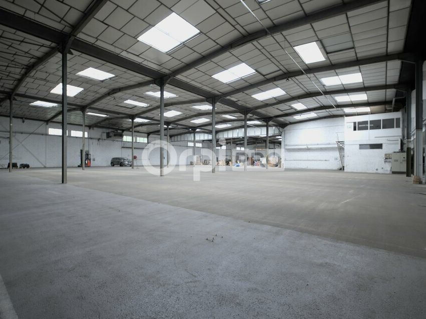 Location local d''activites 3260 m² non divisibles