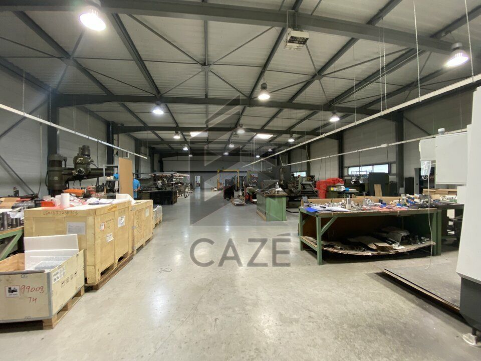 Vente local d''activites 1043 m² non divisibles