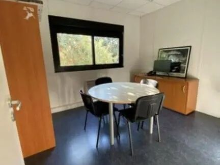 Location bureaux 200 m² non divisibles