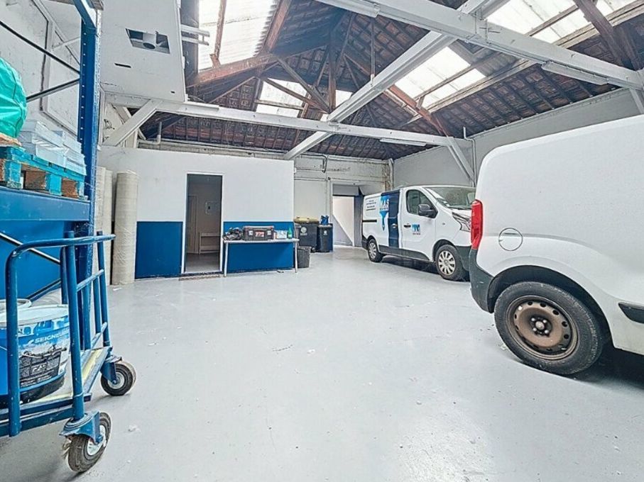 Location local d''activites 220 m² non divisibles