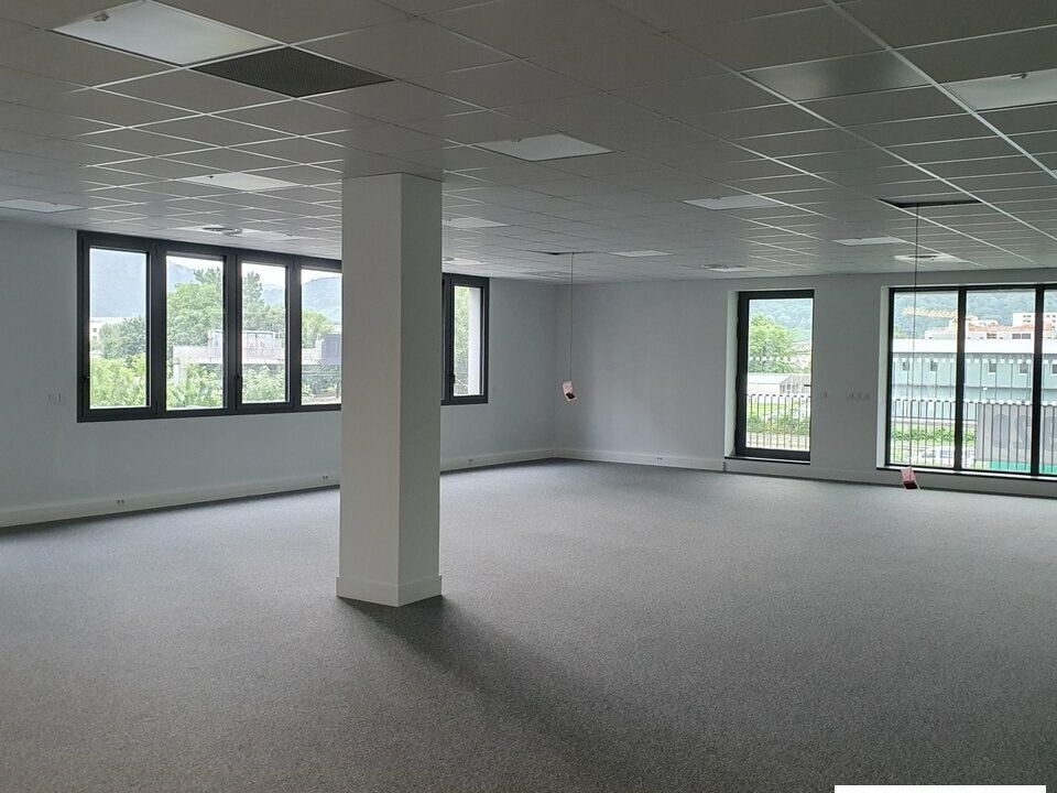 Location bureaux 198 m² non divisibles