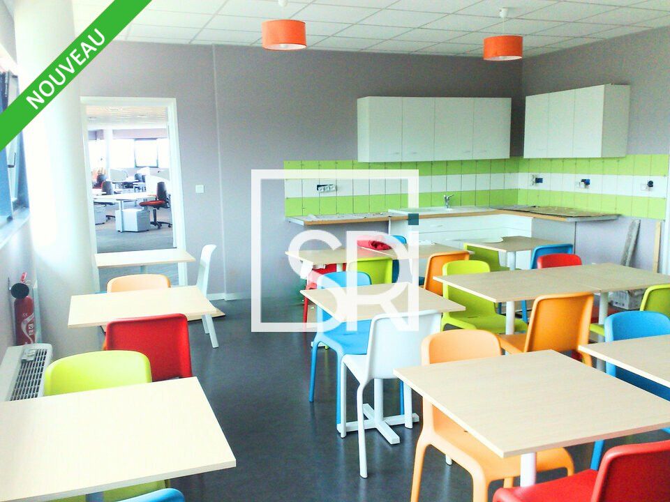 PROCHE A75 A71 A89 - LOCATION BUREAUX 426 m2 - CENTRE D'AFFAIRES DU ZENITH - 63800 COURNON D'AUVERGNE