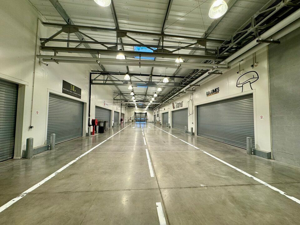 Location activité/entrepôt - 2151 m²