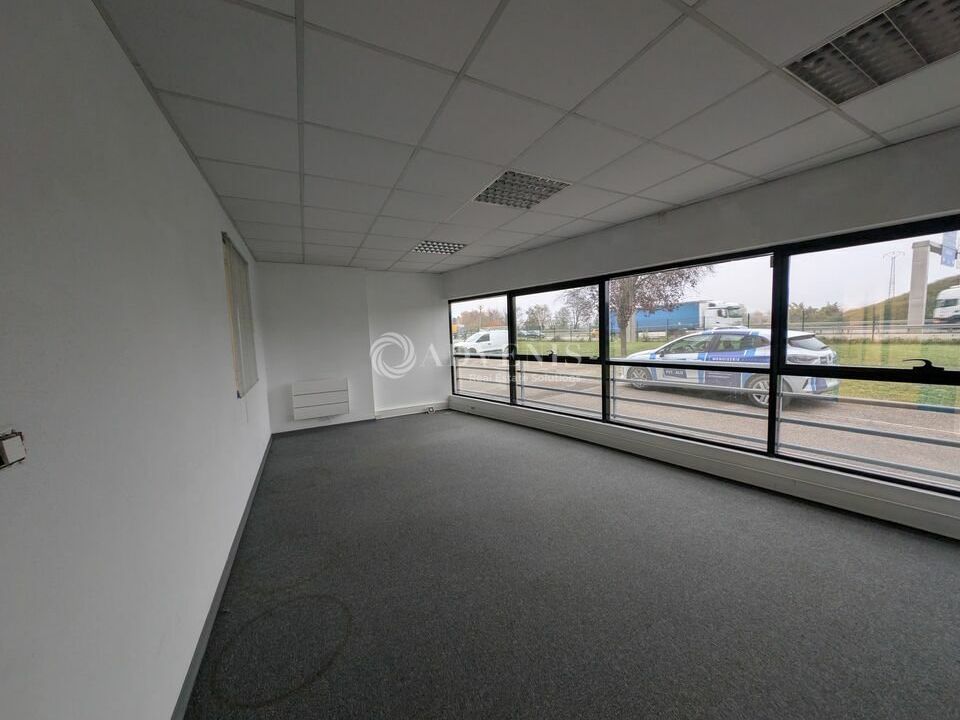 Bureaux aménagés de plain pied à louer - Zone d'activités - Mundolsheim