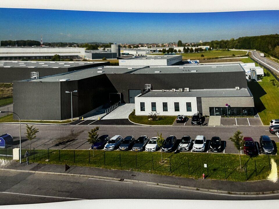 Vente local d''activites 2141 m² non divisibles