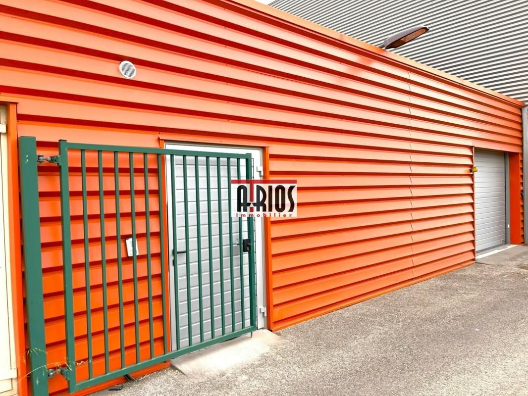 Vente entrepôts 290 m² non divisibles