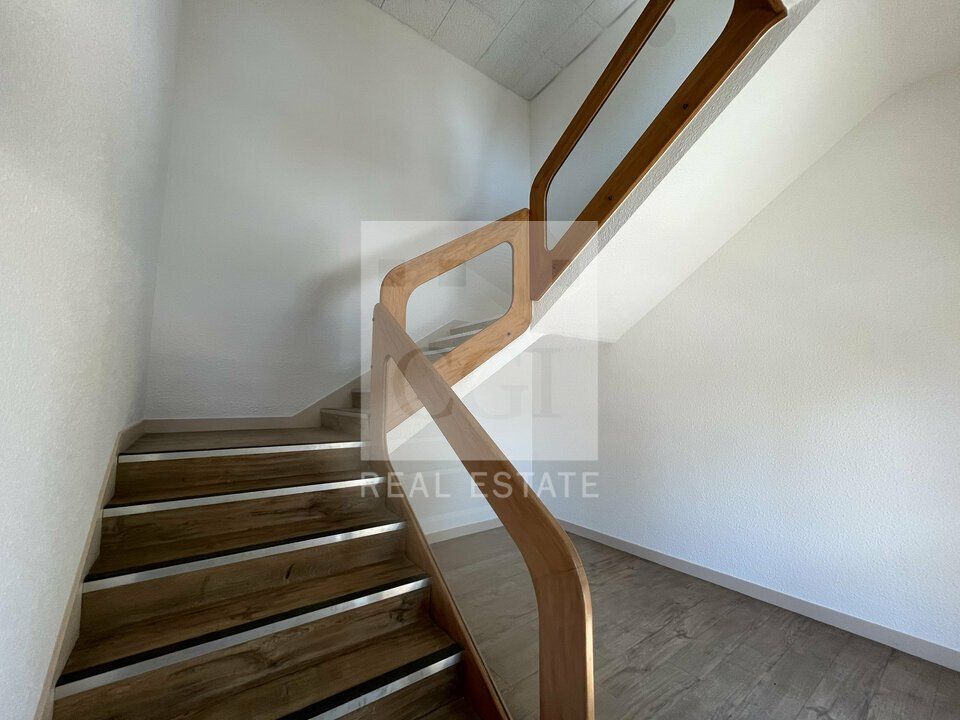 À LOUER – BUREAUX FONCTIONNELS DE 154 m² – CHARBONNIÈRES-LES-BAINS