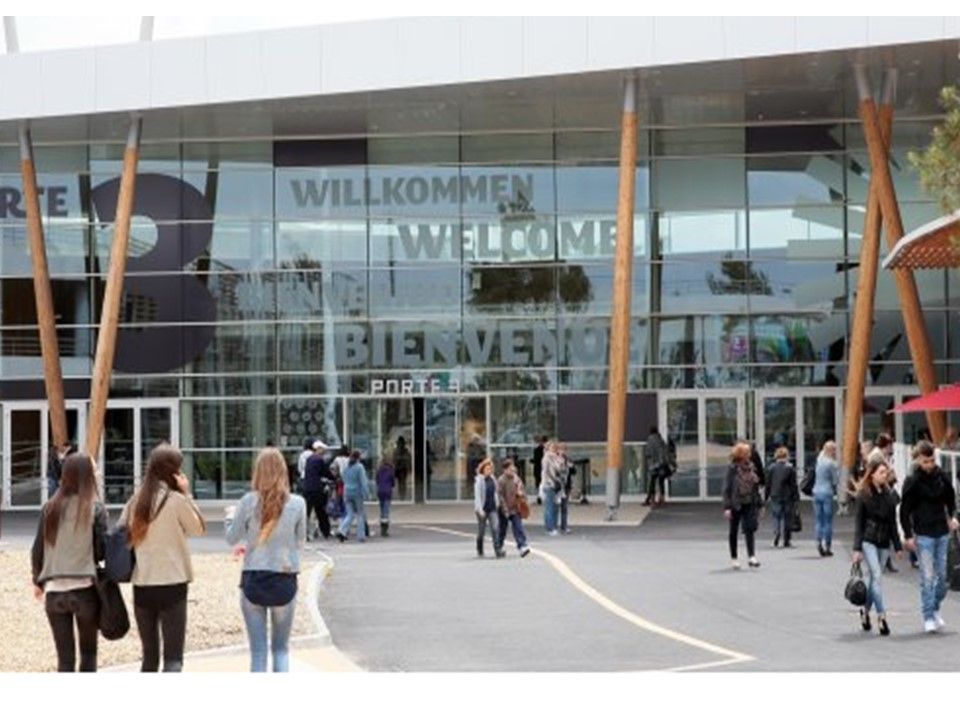 Location local commercial 205.00 m² à MERIGNAC