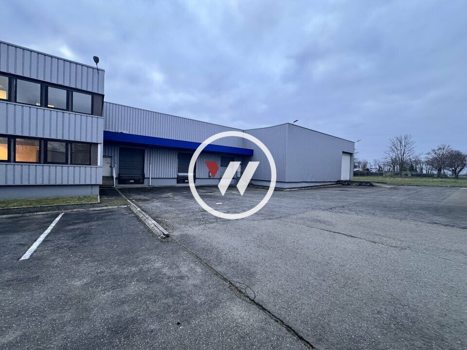 Location entrepot 2280 m² non divisibles