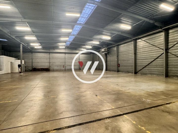 BÂTIMENT INDÉPENDANT RARE SUR LE SECTEUR !