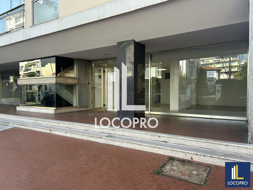 A LOUER - LOCAL COMMERCIAL 155 M2 - CANNES CENTRE VILLE