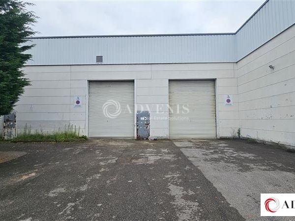 Local d'activité de 700 m² - Division possible !