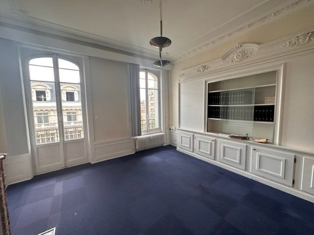 197 m² dispo à Saint-étienne