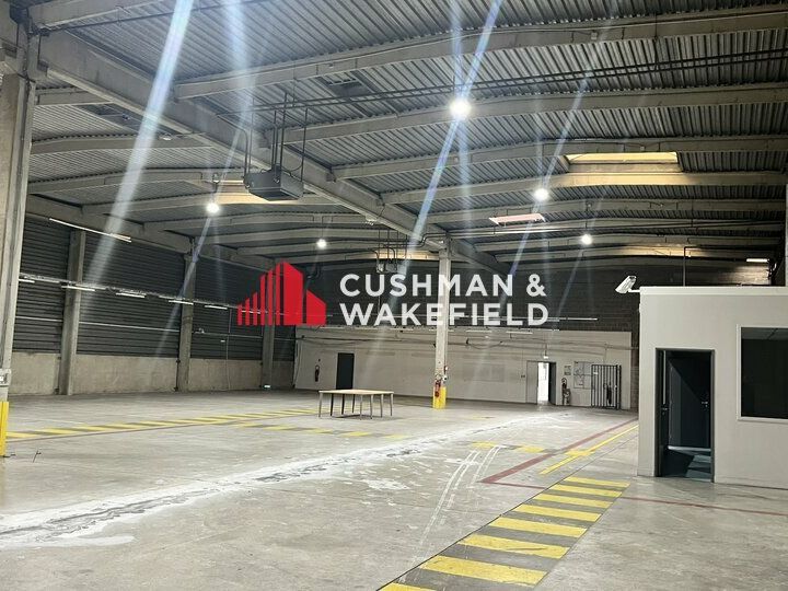Location activité/entrepôt - 1220 m²