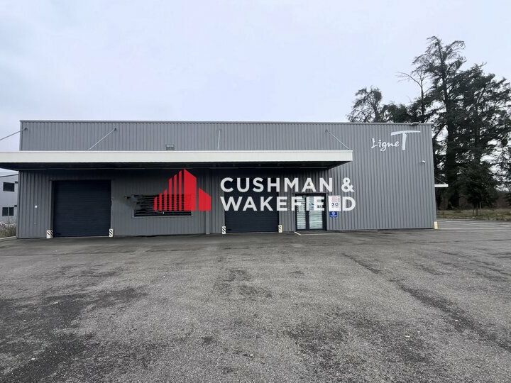 Location local d''activites 1200 m² non divisibles