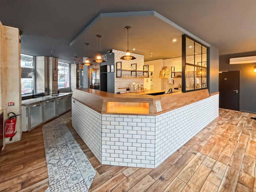 Location local commercial 220 m² non divisibles