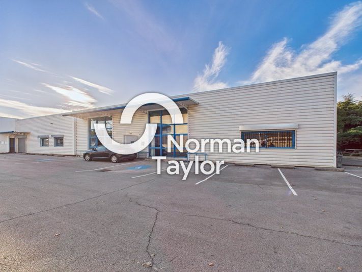 Location bureaux 880 m² non divisibles