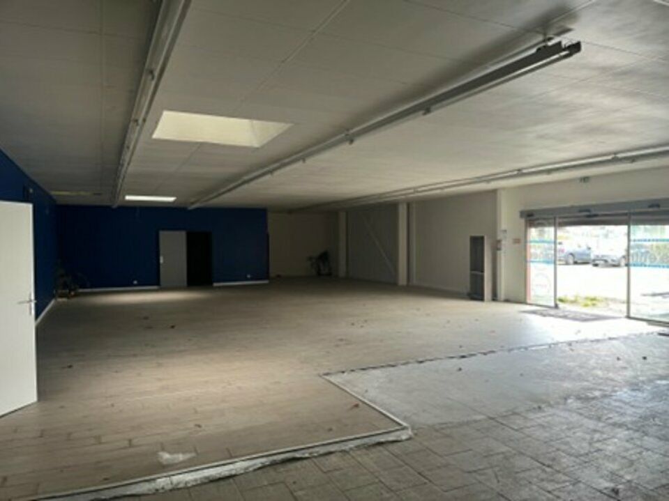 Location local commercial 800 m² non divisibles