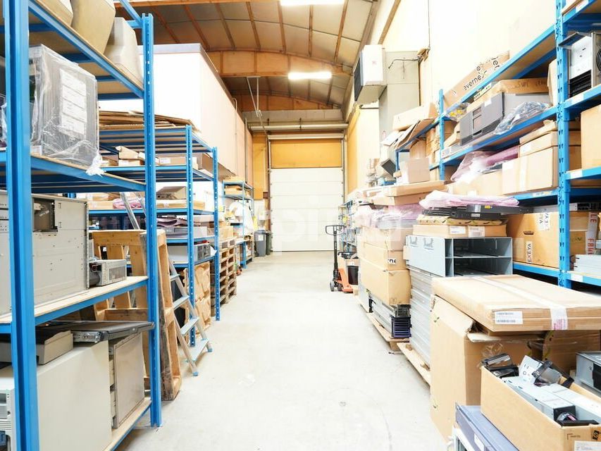 Location local d''activites 520 m² non divisibles