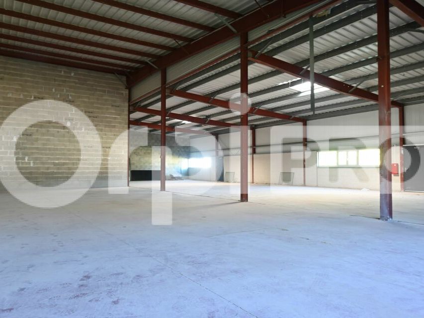 A LOUER - A VENDRE LOCAUX D'ACTIVITES 508 m² - BOURGOIN-JALLIEU