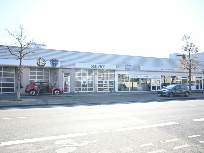 Location local d''activites 740 m² non divisibles