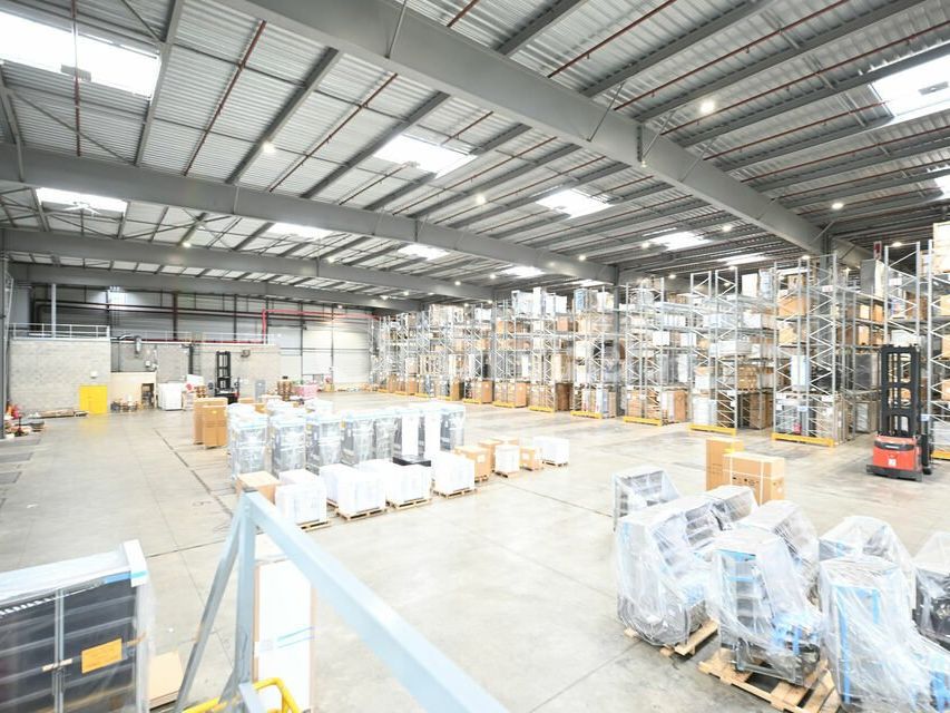 ENTREPÔT A LOUER - 9 280 m² - SAINT QUENTIN FALLAVIER