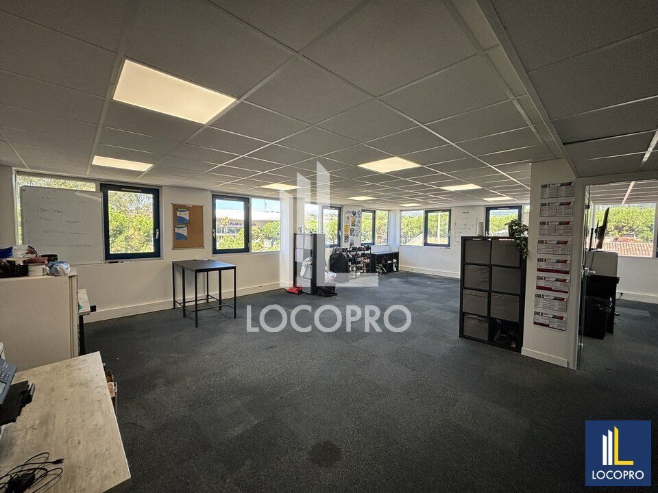 Location bureaux 206.34 m² divisibles à partir de 49.15 m²