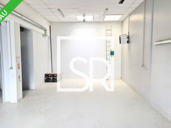 Location entrepot 126.93 m² non divisibles