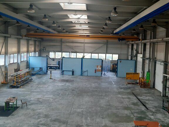 Location local d''activites 2060 m² non divisibles