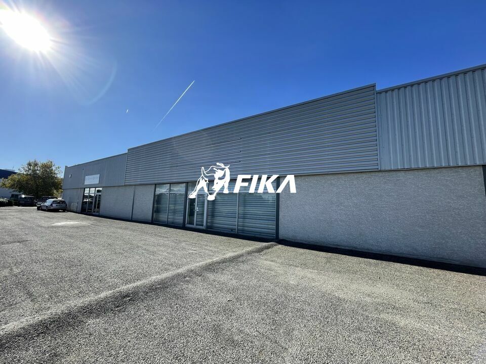 Location local d''activites 400 m² non divisibles