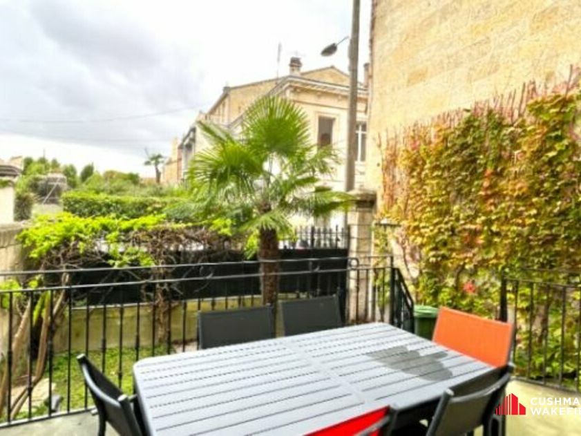 Immeuble de bureaux situé en face du Parc Bordelais