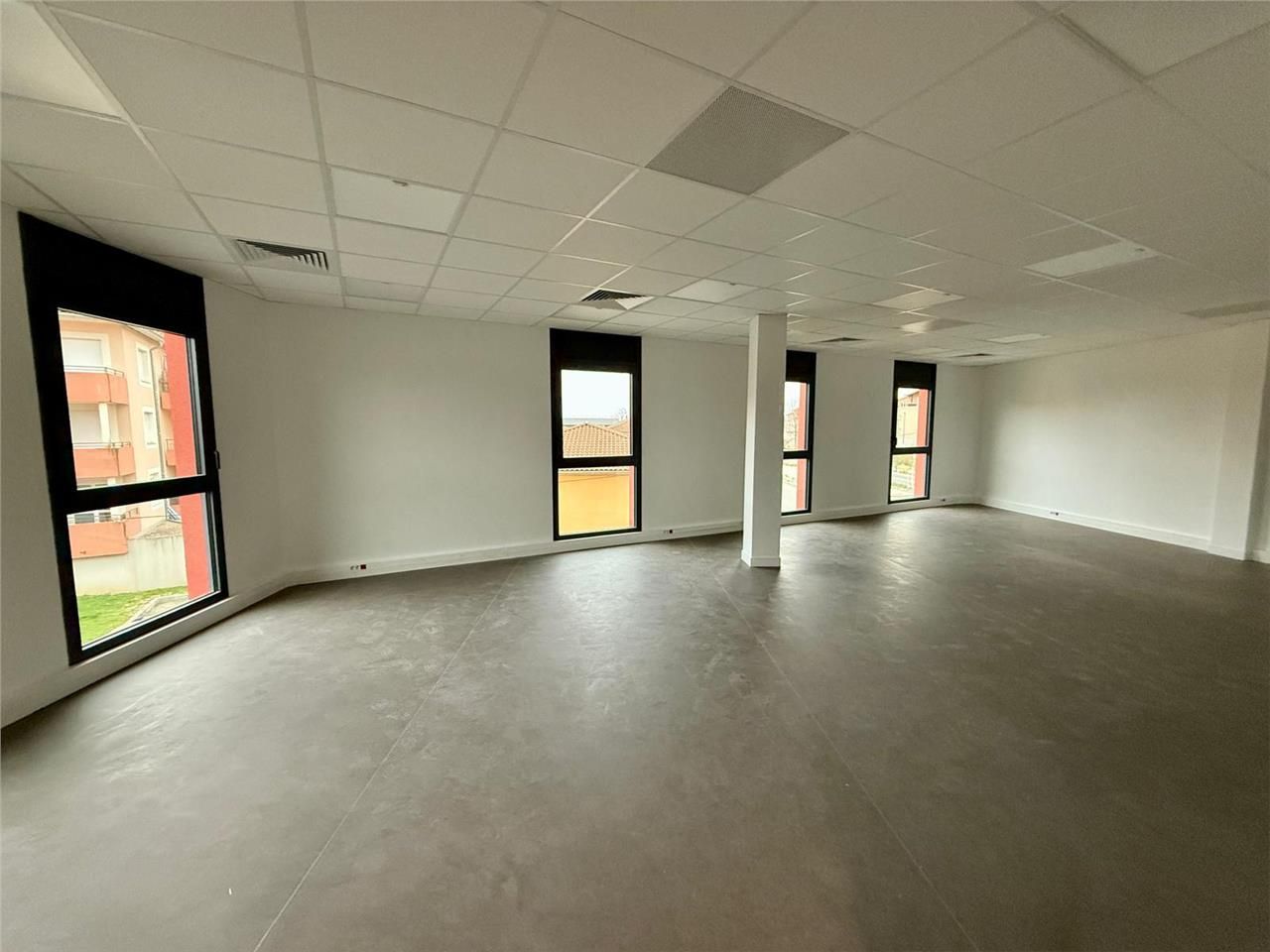 Vente bureaux 82 m² non divisibles
