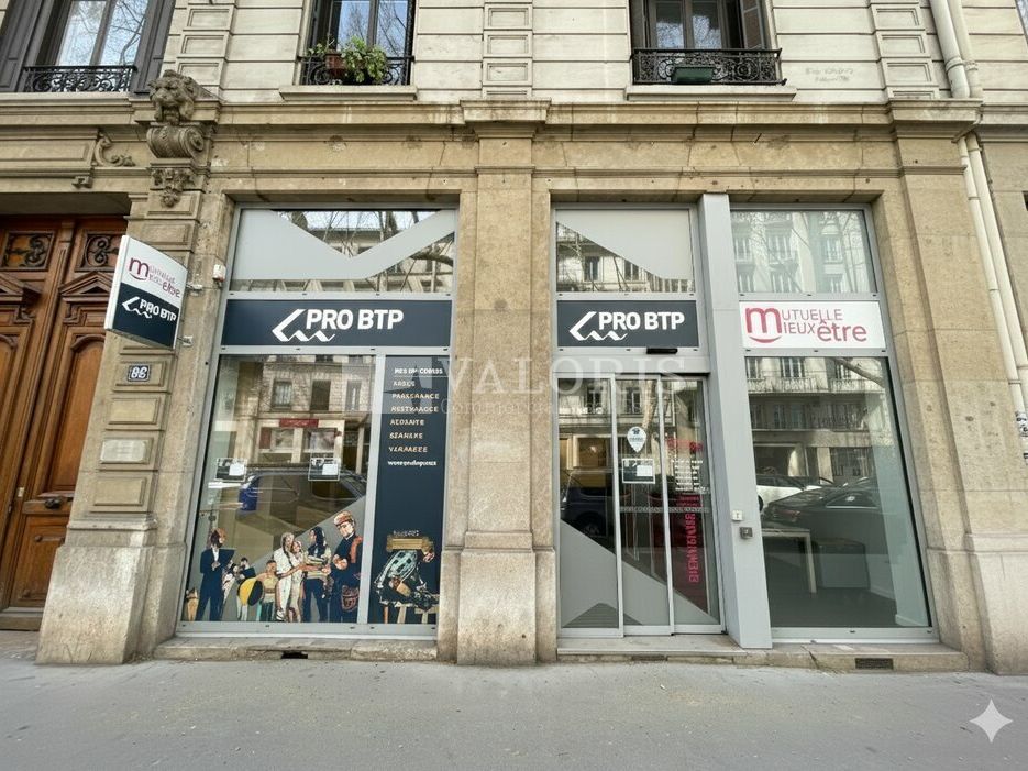 Location local commercial 209.36 m² non divisibles