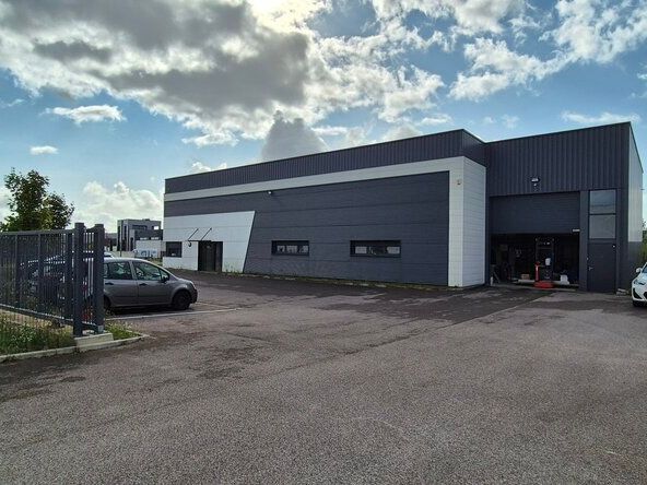 RARE À BEAUNE – BÂTIMENT INDÉPENDANT - A LOUER