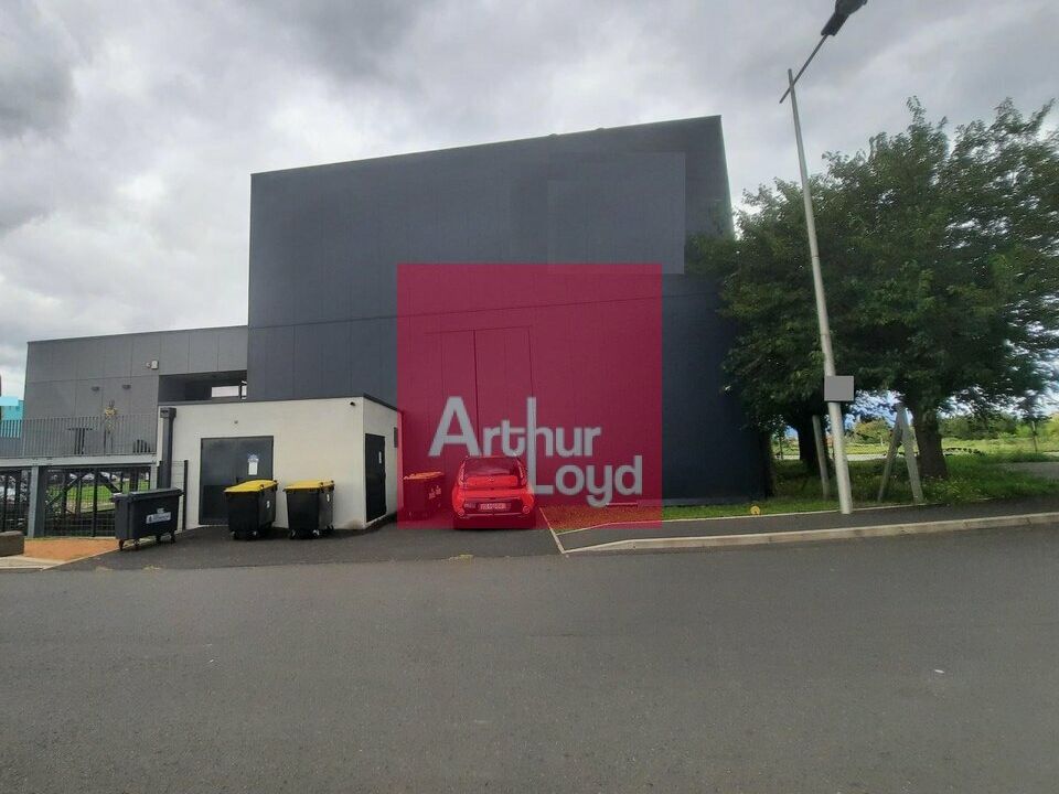 Vente local d''activites 482 m² non divisibles