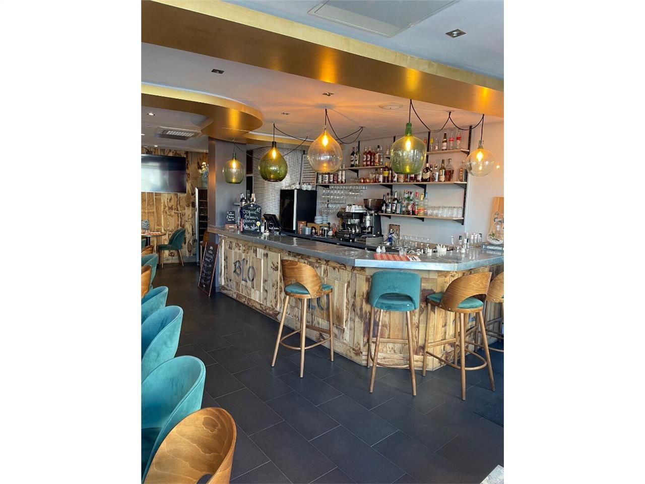 Location local commercial 150.00 m² à LIMOGES