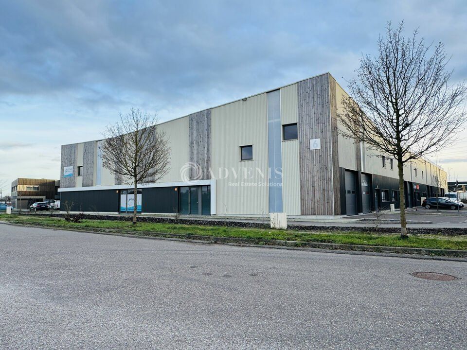 Location local d''activites 421 m² divisibles à partir de 117 m²