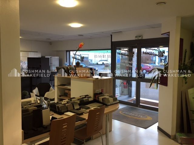 Location locaux commerciaux 354 m² non divisibles