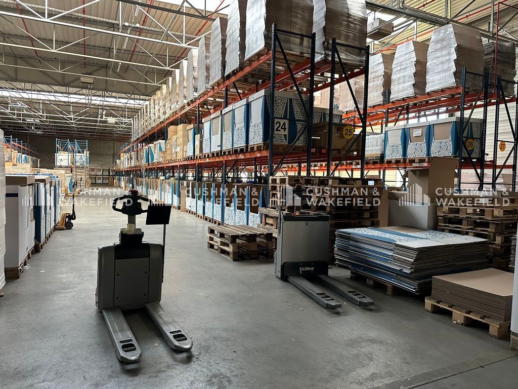 Location entrepôt 2179 m² non divisibles