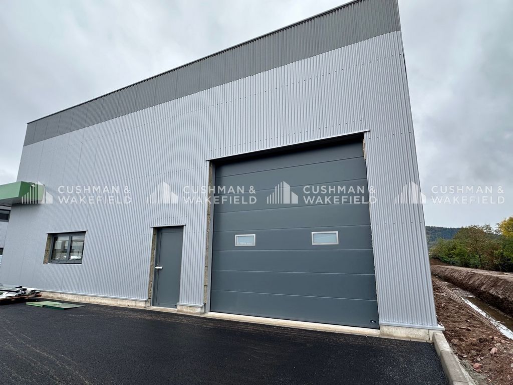 Location activités 270 m² non divisibles