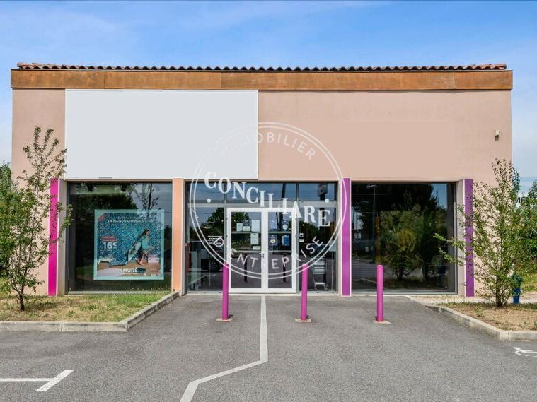 Location local commercial 663 m² non divisibles