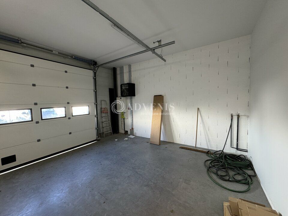 Location local d''activites 130 m² non divisibles