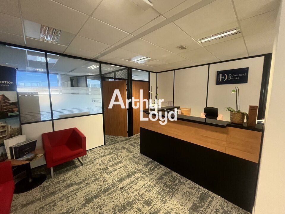 Location bureaux 551 m² divisibles à partir de 143 m²