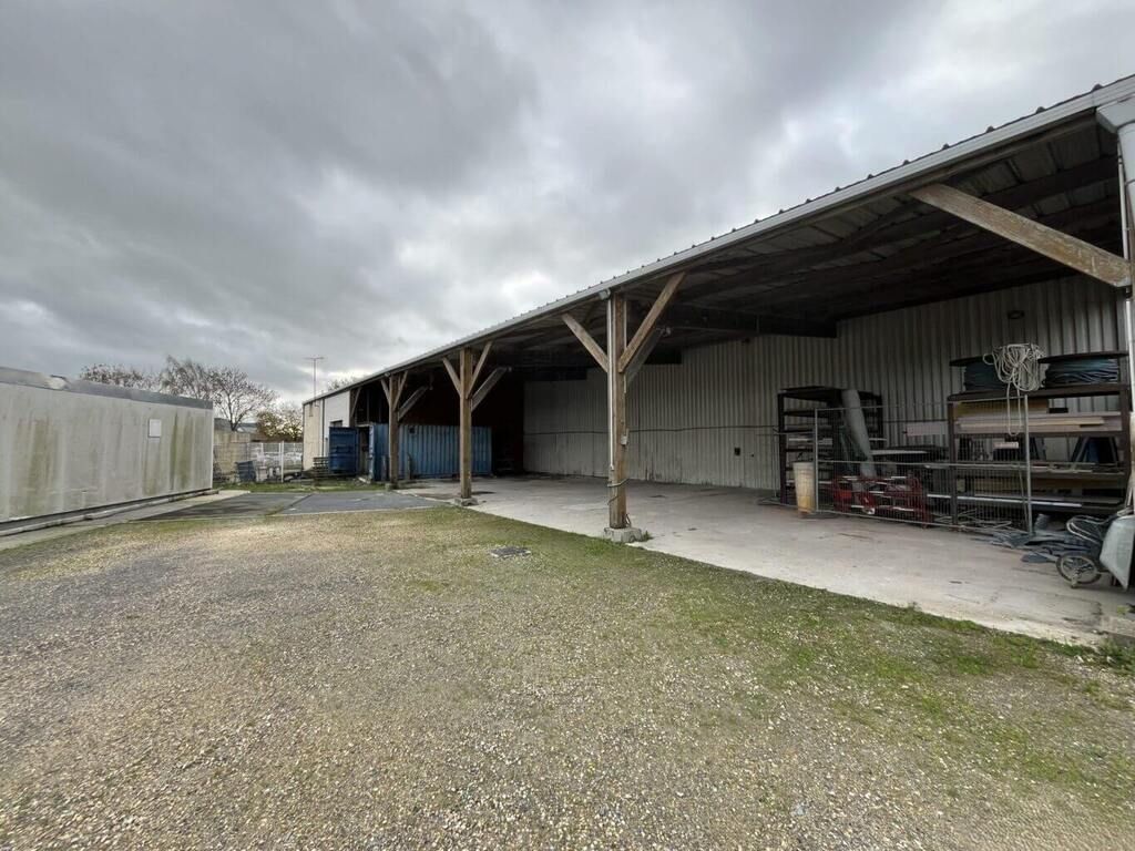 Location entrepôts 524 m² non divisibles