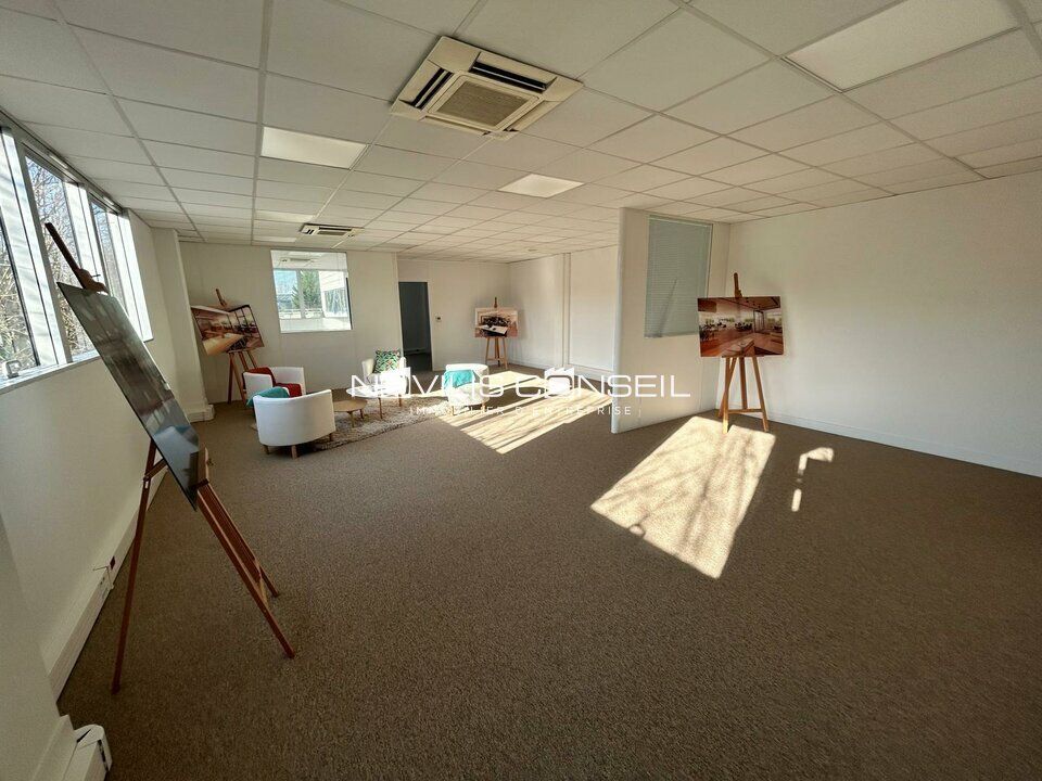 Location bureaux 114 m² non divisibles