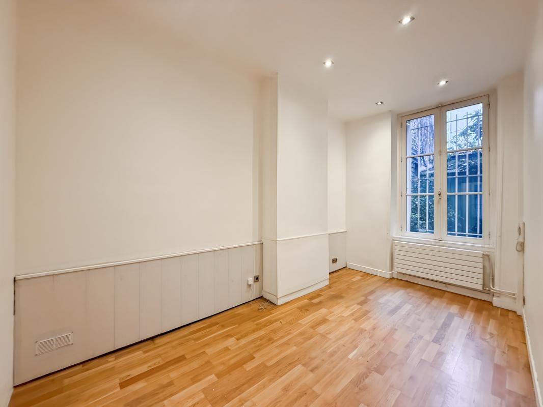 Location bureaux 49 m² non divisibles