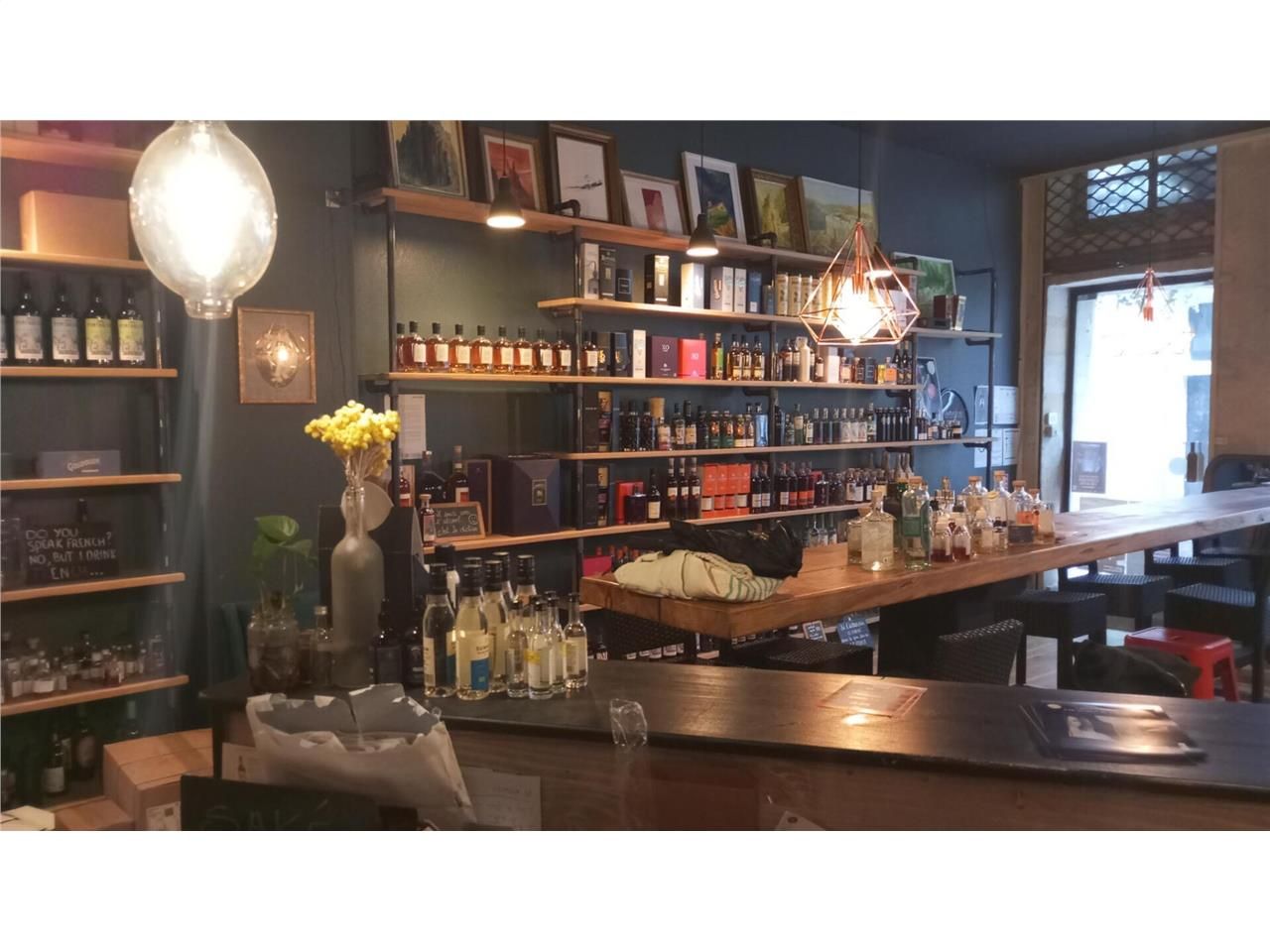 Location local commercial 55.00 m² à BORDEAUX