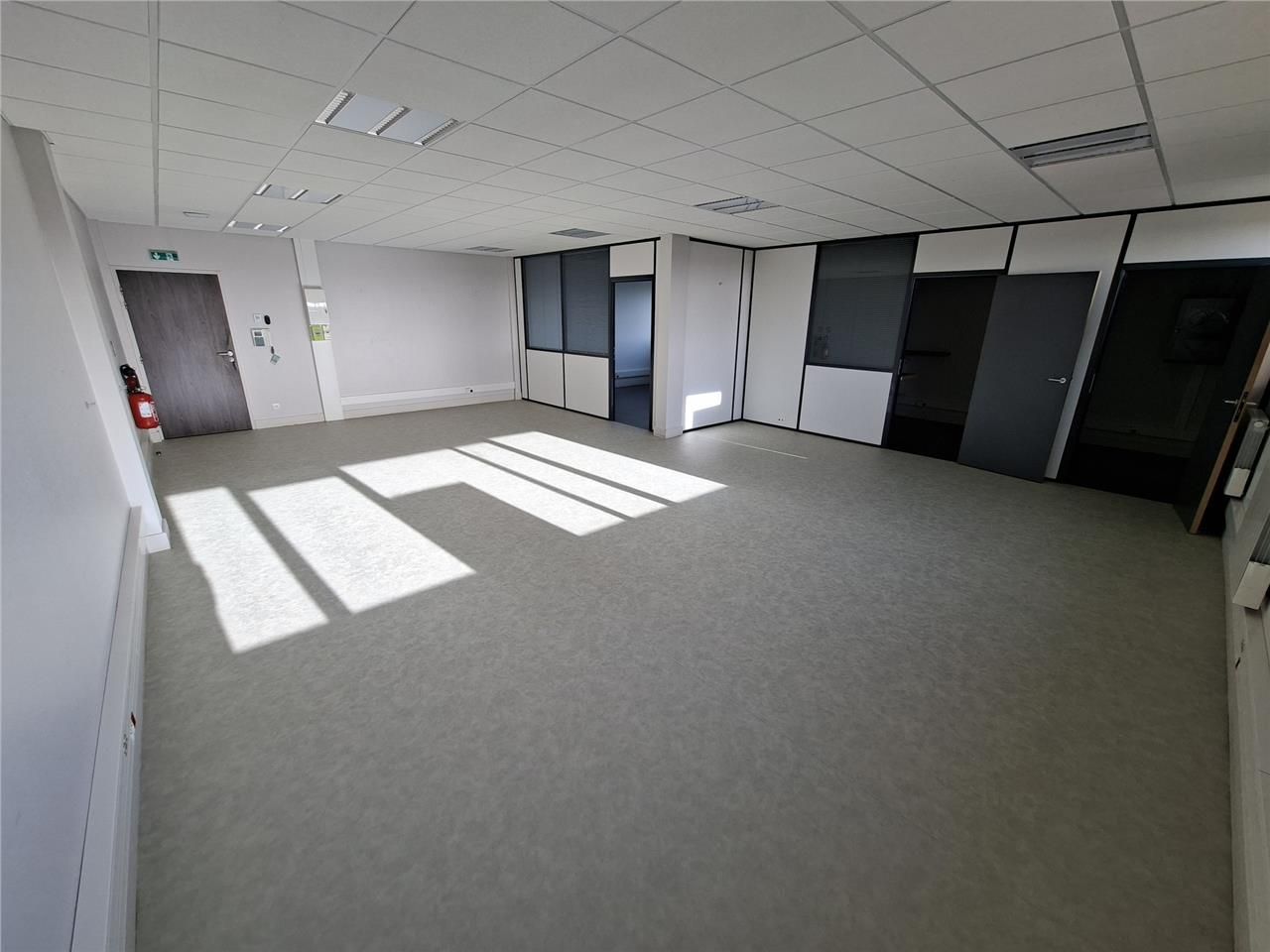 Location bureaux 86 m² à Caen