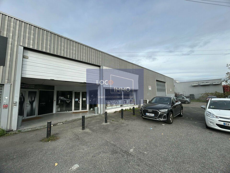 Location local d''activites 800 m² non divisibles