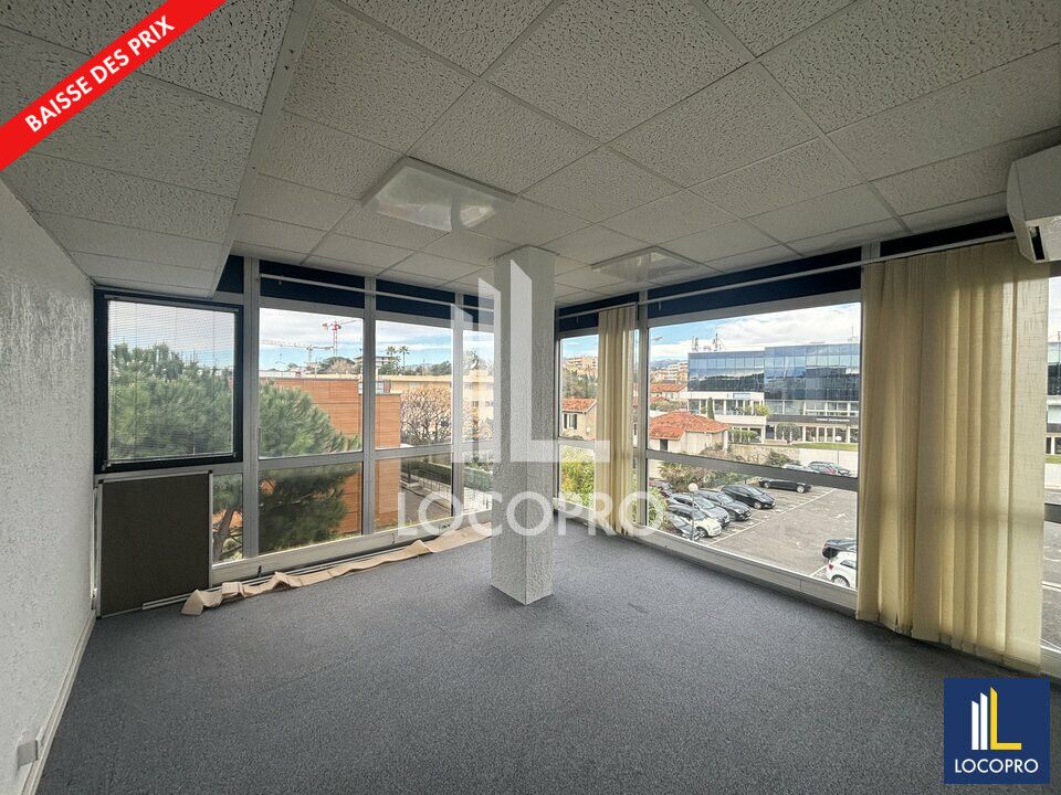 Location bureaux 106.36 m² non divisibles